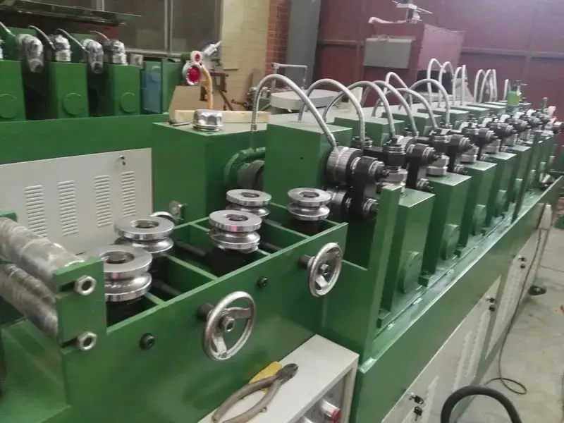 Operación y ventajas de configuración del sistema de prensado de fábrica de rodillos